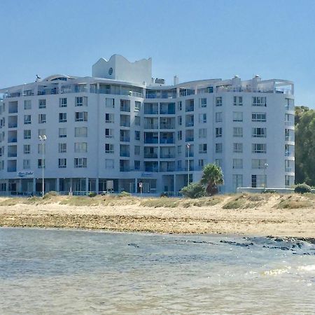 Ocean Breeze Hotel Strand Extérieur photo