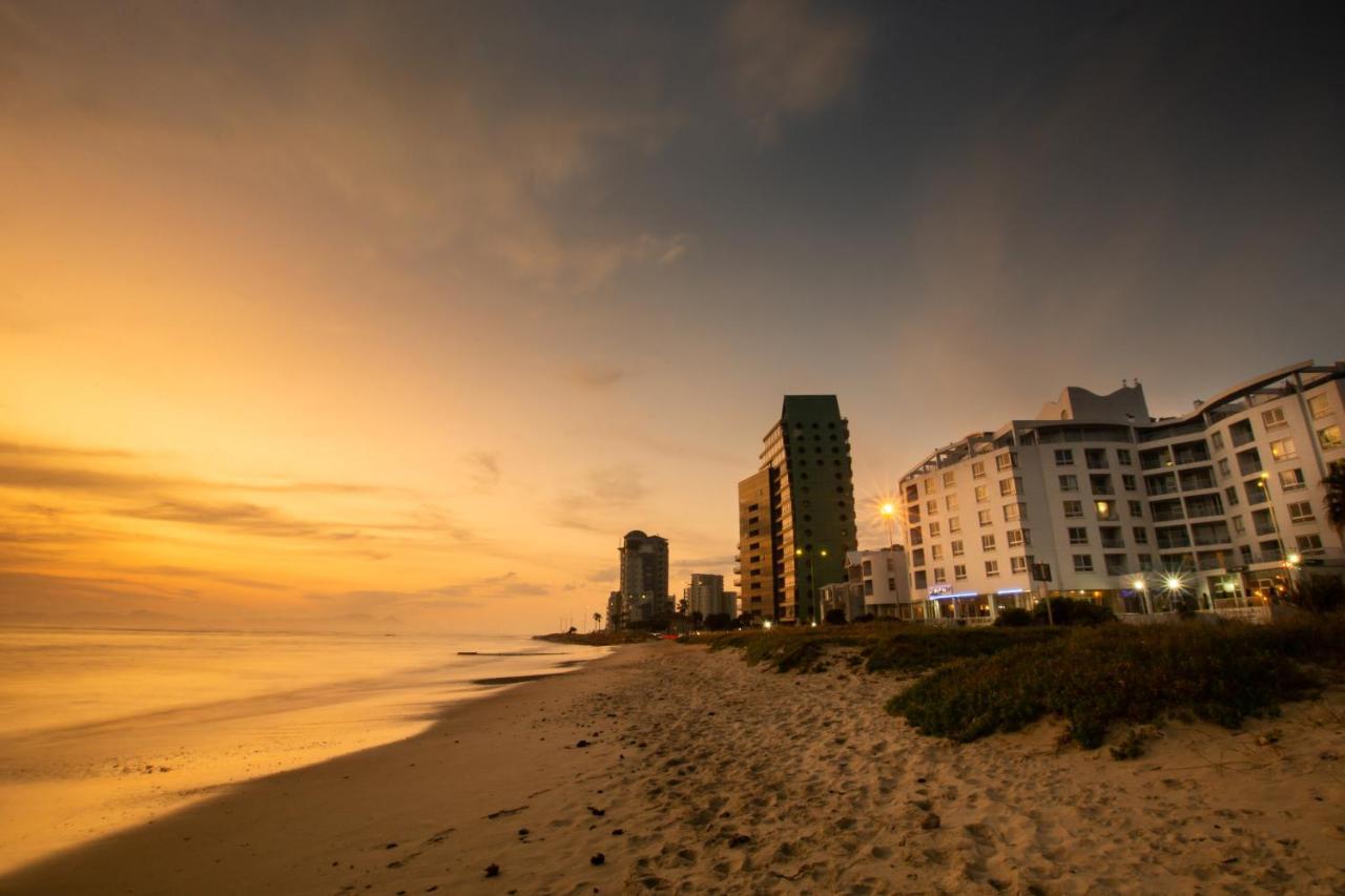 Ocean Breeze Hotel Strand Extérieur photo