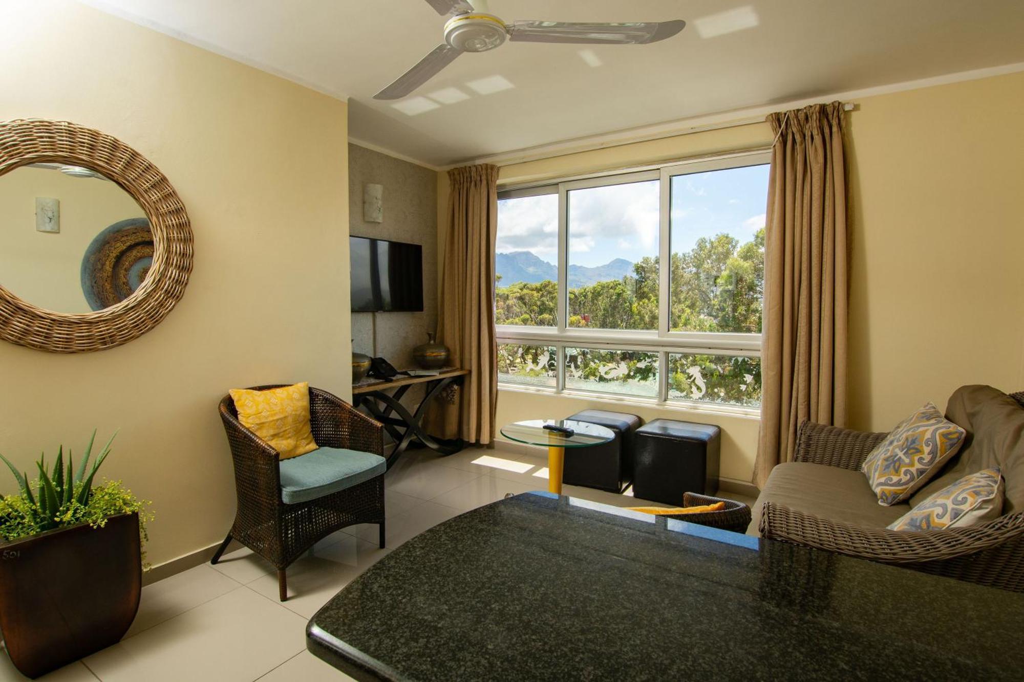 Ocean Breeze Hotel Strand Extérieur photo