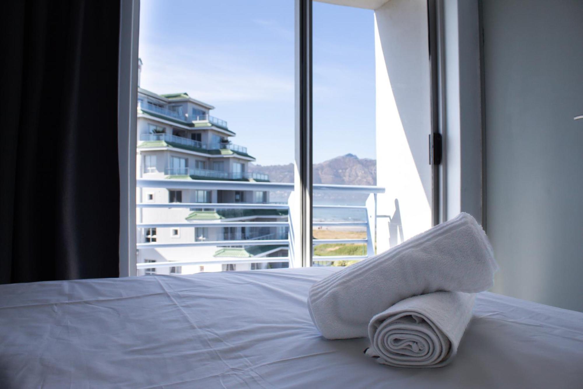 Ocean Breeze Hotel Strand Extérieur photo