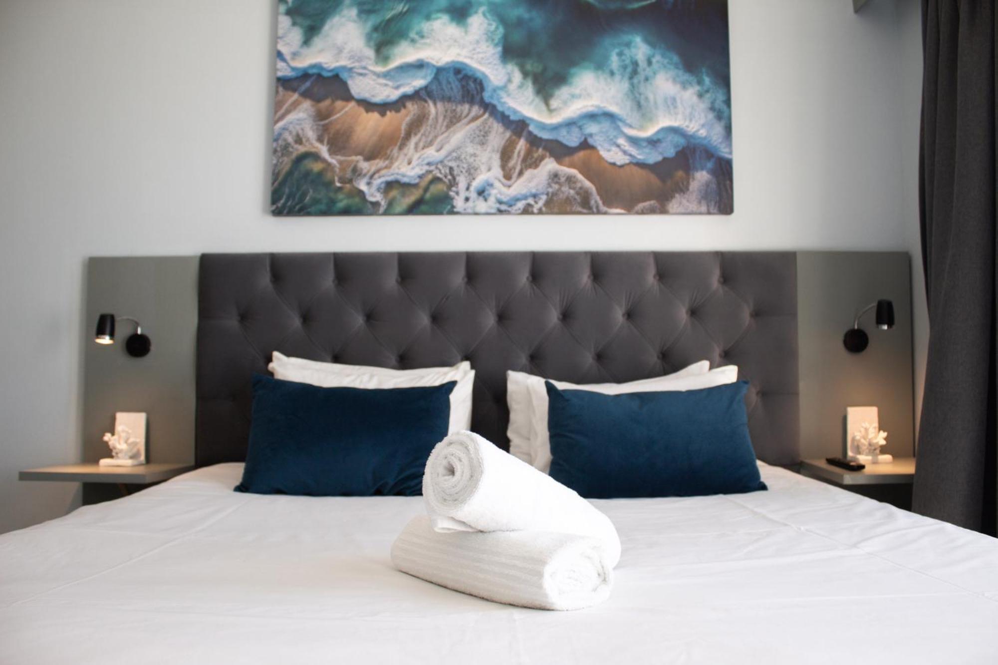 Ocean Breeze Hotel Strand Extérieur photo