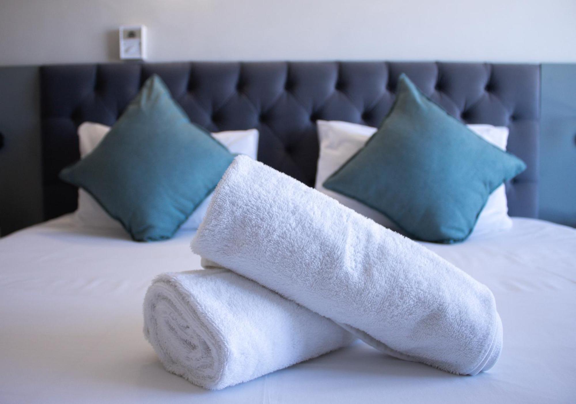 Ocean Breeze Hotel Strand Extérieur photo