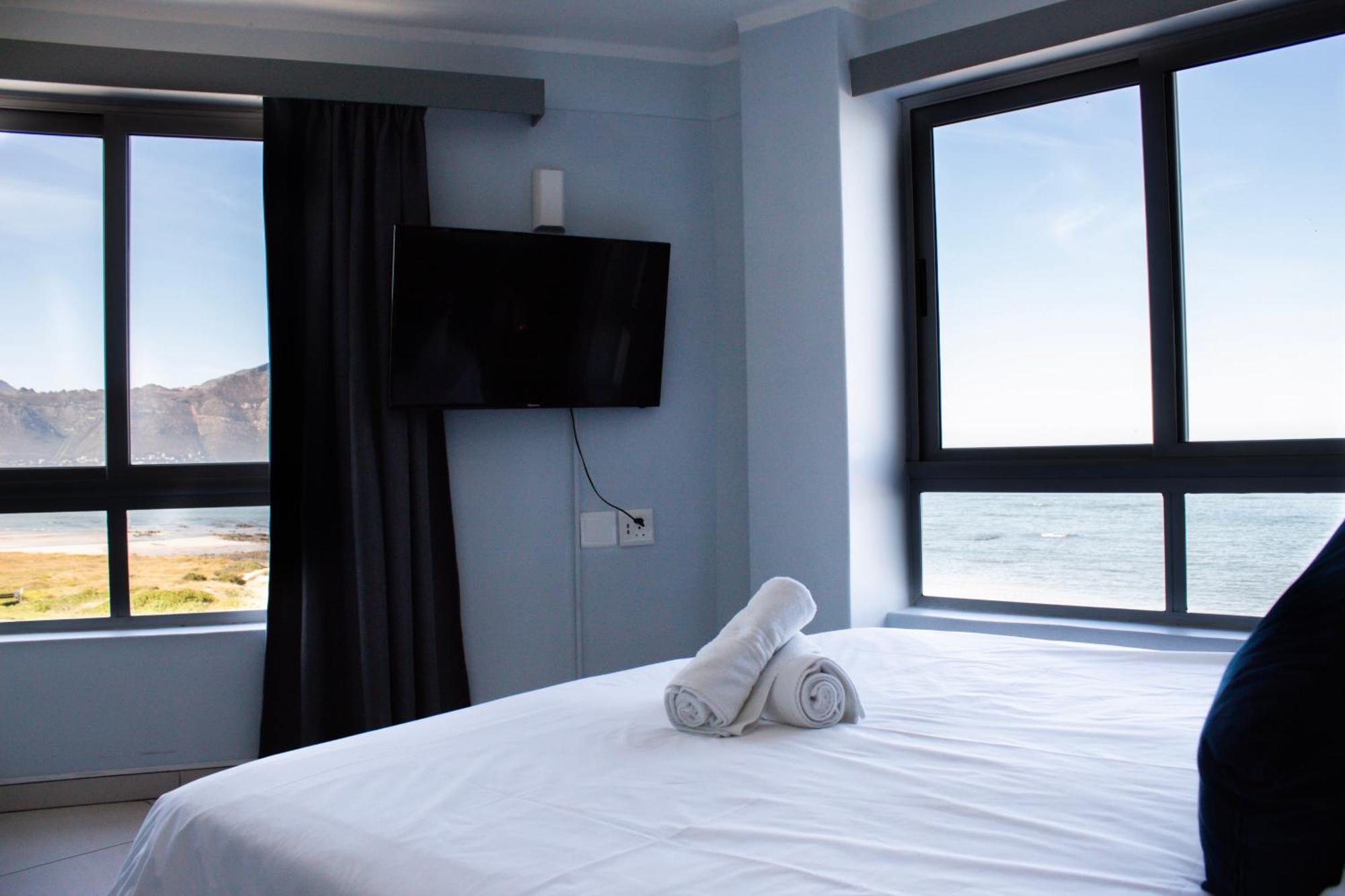 Ocean Breeze Hotel Strand Extérieur photo